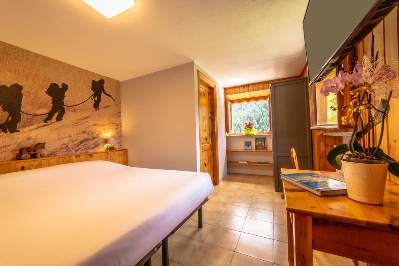 Hotel & Restaurant Perret - Mountain People Valgrisenche Exterior photo