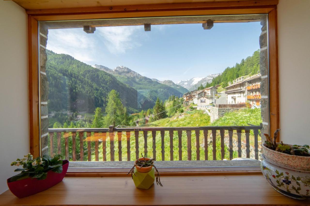 Hotel & Restaurant Perret - Mountain People Valgrisenche Exterior photo