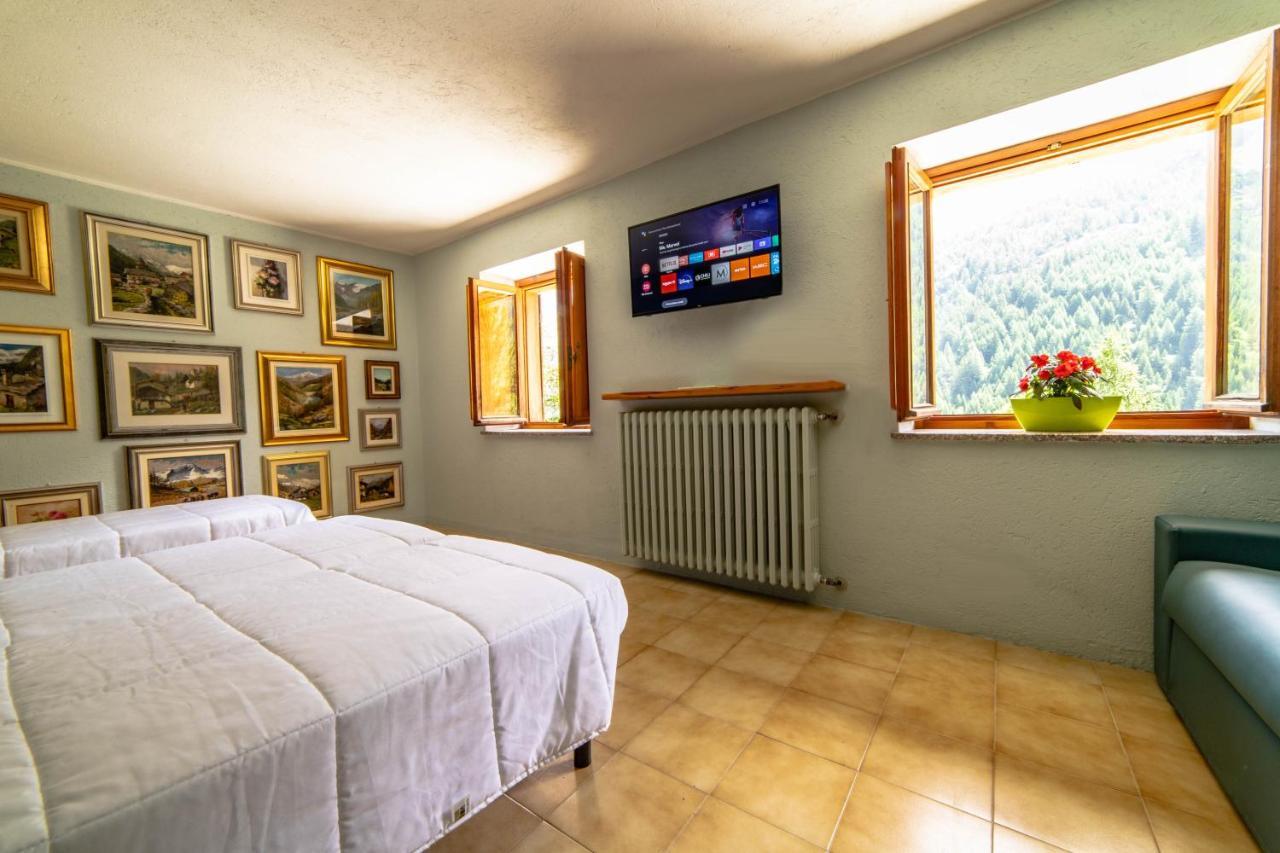 Hotel & Restaurant Perret - Mountain People Valgrisenche Exterior photo