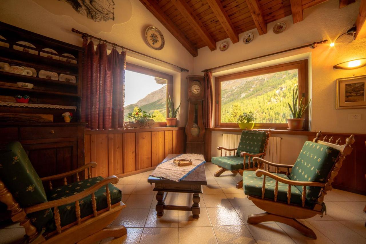 Hotel & Restaurant Perret - Mountain People Valgrisenche Exterior photo