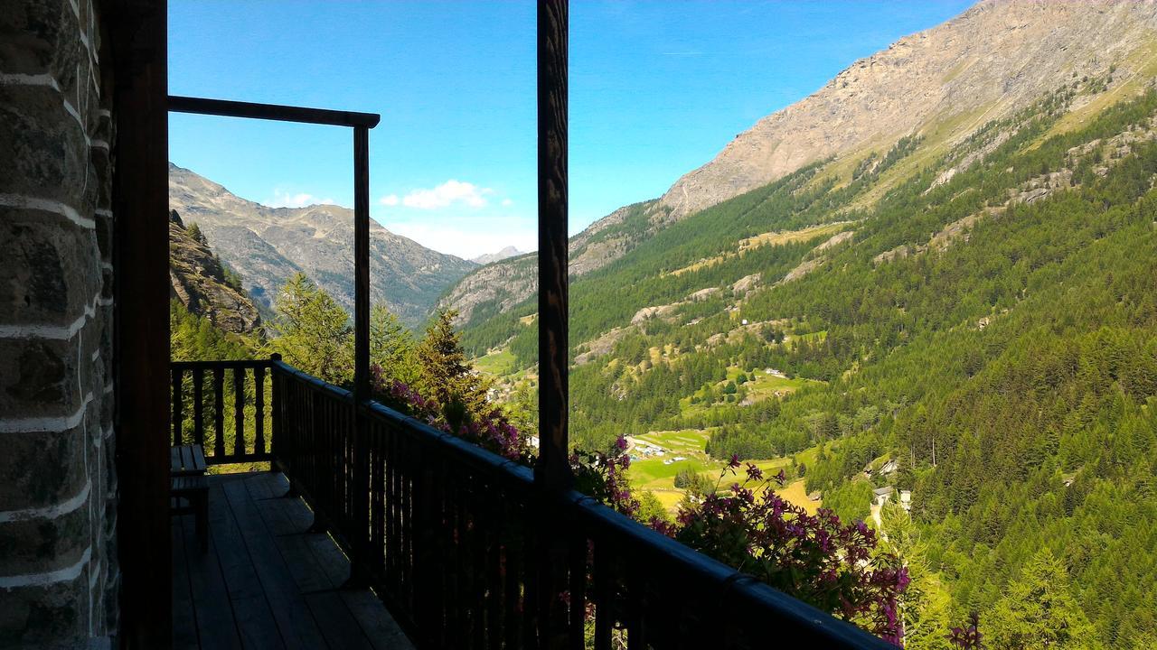 Hotel & Restaurant Perret - Mountain People Valgrisenche Exterior photo