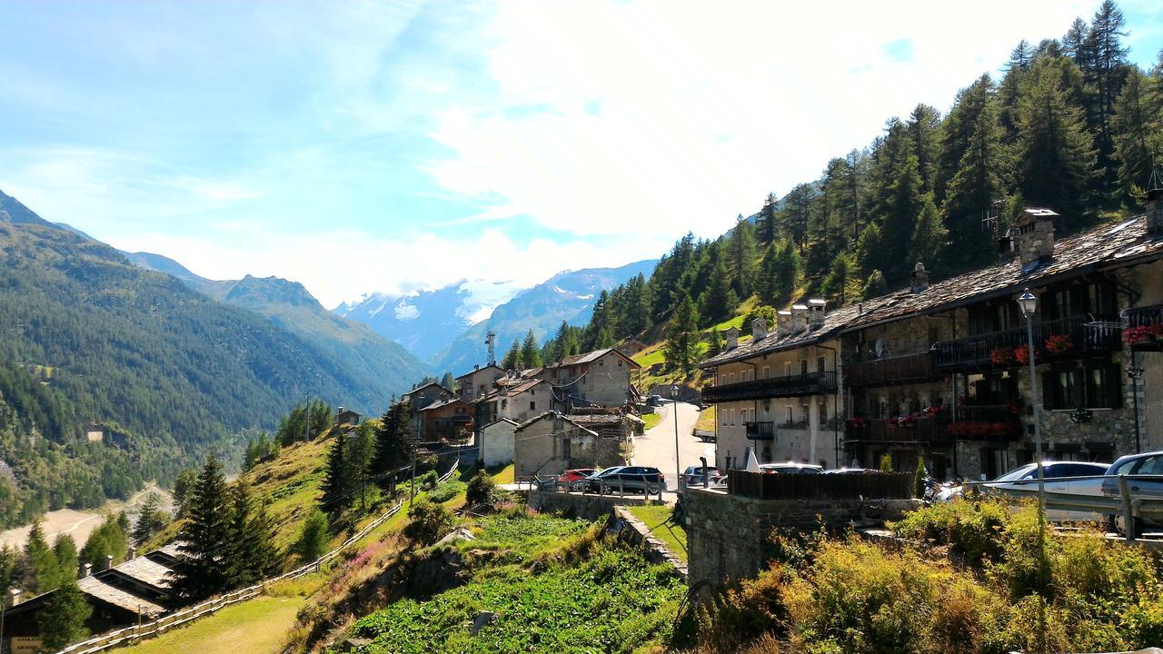 Hotel & Restaurant Perret - Mountain People Valgrisenche Exterior photo